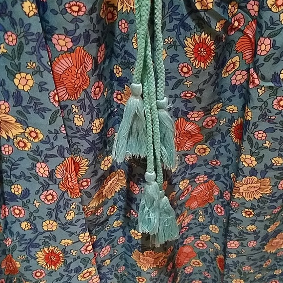 Ocean's Edge Maxi Folktown - Picture 5 of 7